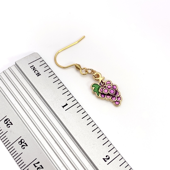 Beautiful Bunch of Grapes Dangle Hook Earrings - Picture 4 of 4